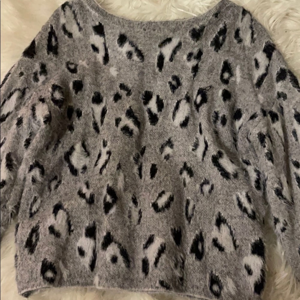 Grey cheetah print sweater